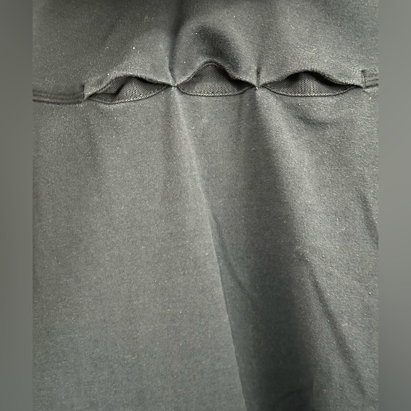 Lululemon: Women’s Half Zip-Up Long Sleeve Top- Size 8 (Older Version) - Picture 8 of 12